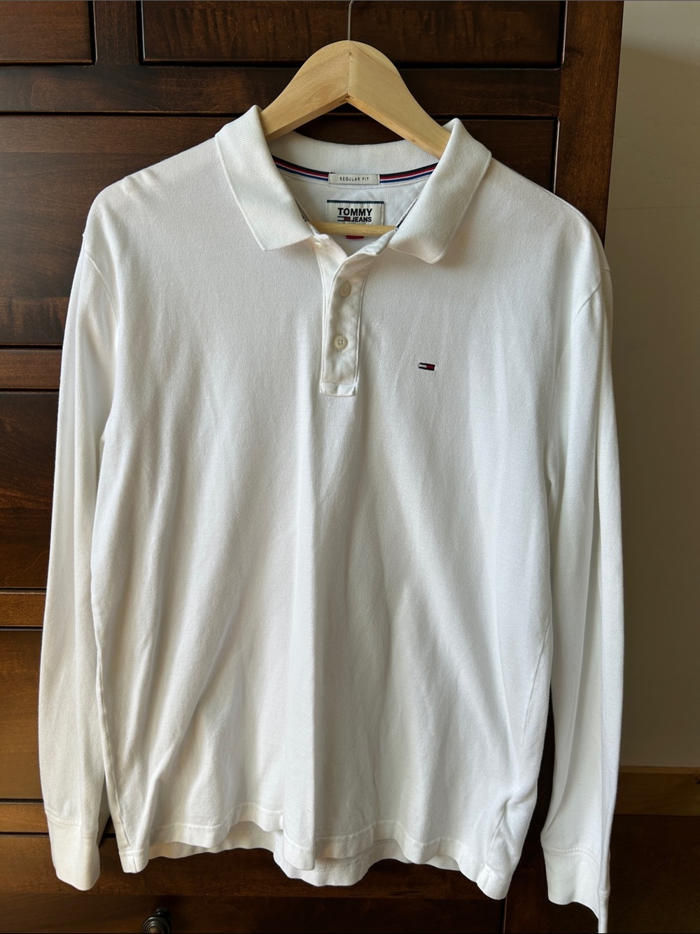 Tommy Hilfiger White Long-Sleeve Polo with Small Flag Emblem